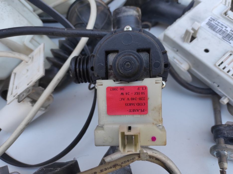 Стиральная машина Indesit на запчасти