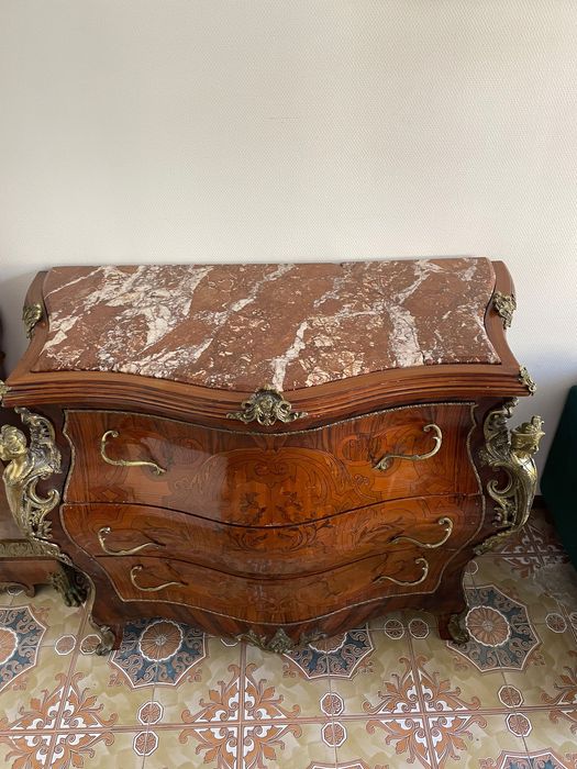 Французький комод