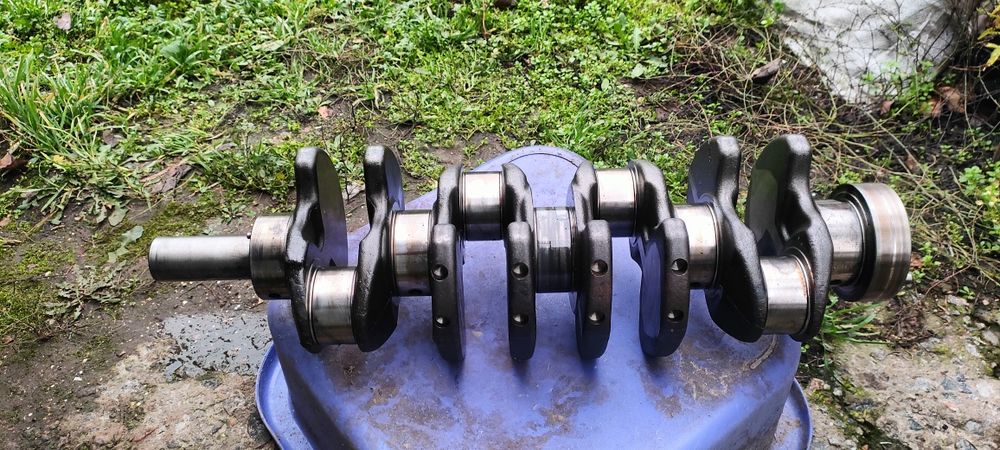 Колінвал на Кіа Соренто 2,5 tdi