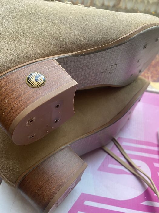 Продам  ботинки  для фигурного катания GRAF EDMONTON 5 1/2 M.