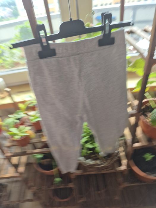 Szare spodnie dresowe rozmiar 104