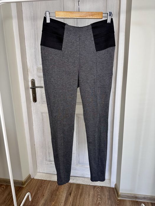 Szare legginsy z czarnymi wstawkami Esmara