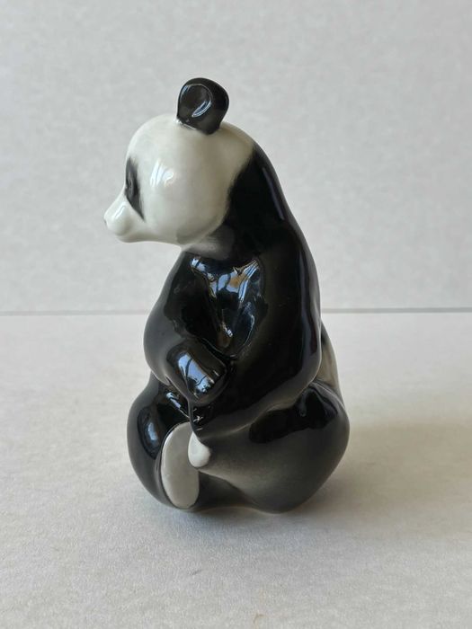 Łomonosow Figurka  niedźwiadka pandy.