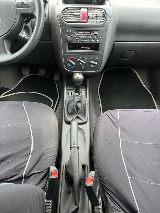 Opel Corsa 1.2 5 Portas