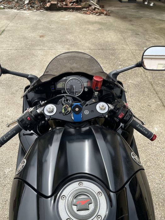 Yamaha yzf r1 2006 raven edition Castro de Avelãs • OLX.pt