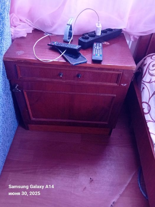 Продам мебель,зеркало