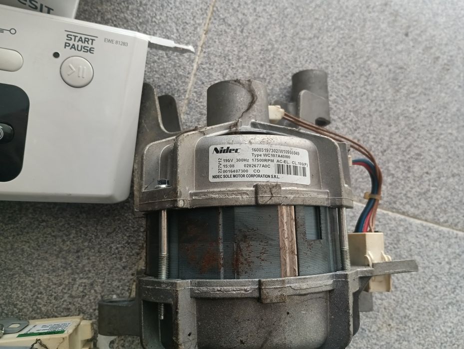 Indesit EWE 81283 para peças