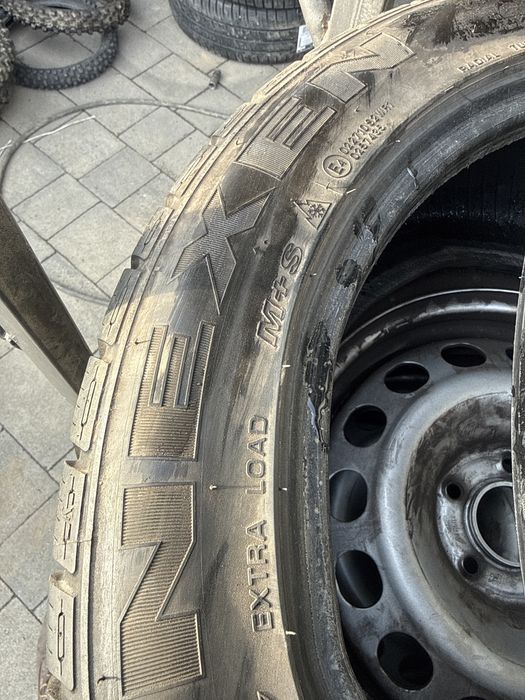 Шини резина 245/45/17 r17 Nexen пара зимні