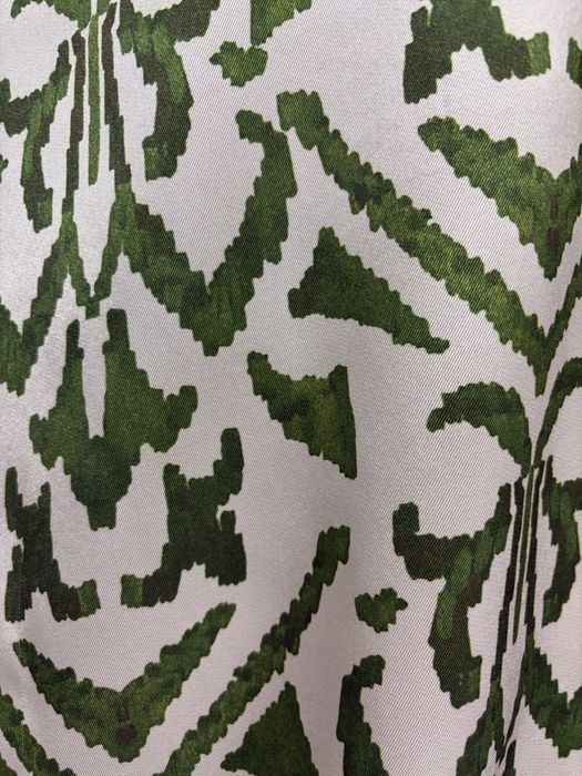 Блузка  шовкова з оливковим принтом