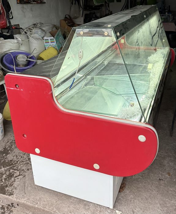 Холодильна вітрина