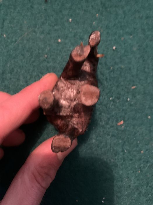 pequena escultura de elefante em madeira