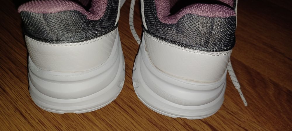Buty sportowe Vty stan bdb r. 40