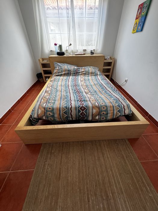 Cama de casal + estrado + colchão + cabeceira em gavetas