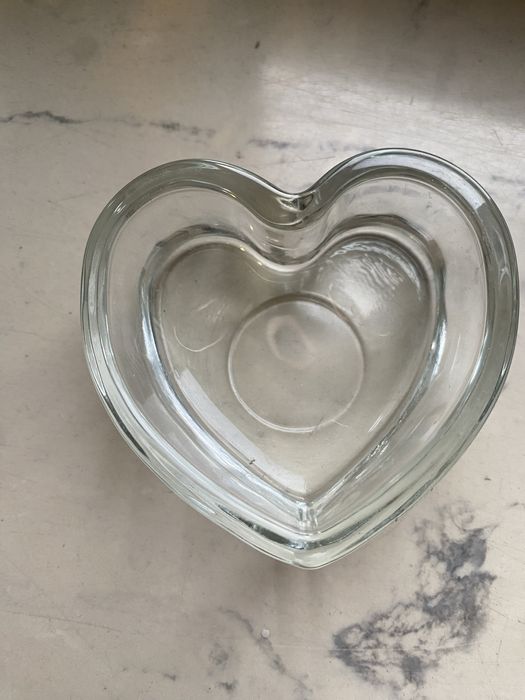 Szklane pojemniczki serce i motyl