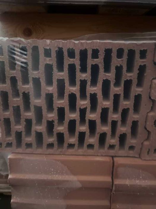 Pustaki ceramiczne, cegły, porotherm