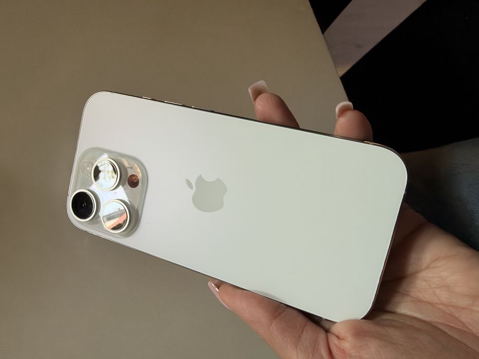 iPhone 16pro 92% baterii