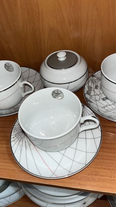 Vendo conjunto completo de Porcelana nunca usado