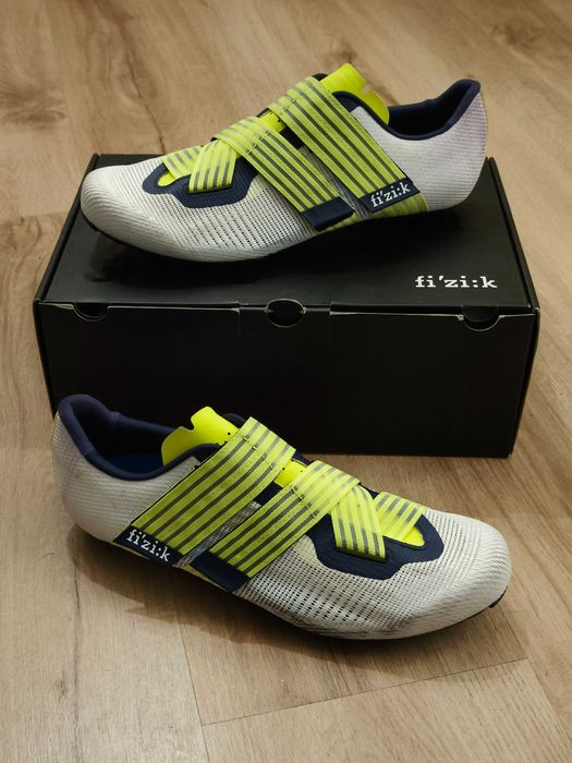 Sapatos Fizik Vento Powerstrap Aeroweave Carbon Team Movistar "Novos"