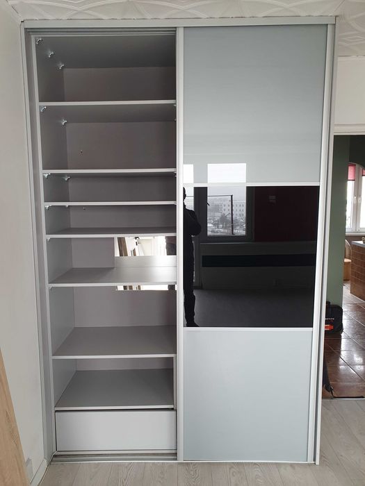 Szafa duża przesuwne drzwi