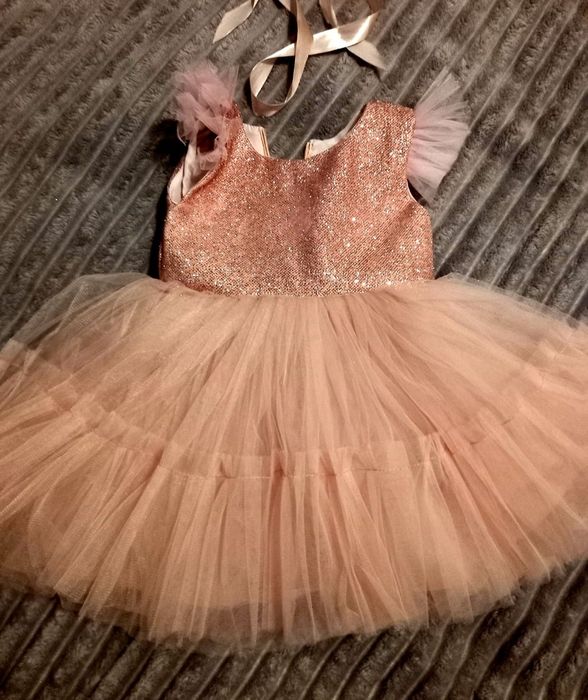 Ніжне платячко )