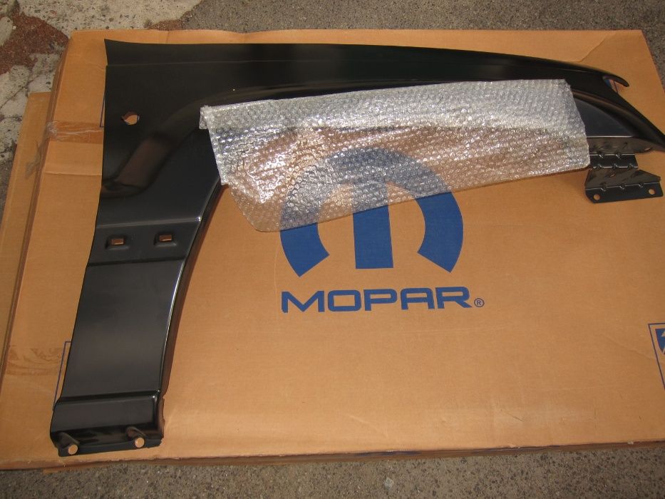 Переднее крыло JEEP Grand Cherokee новое оригинал 55136582 AC WJ WG