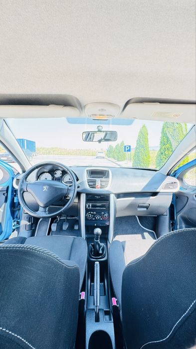 Peugeot 207 1,4  Достойний варіант