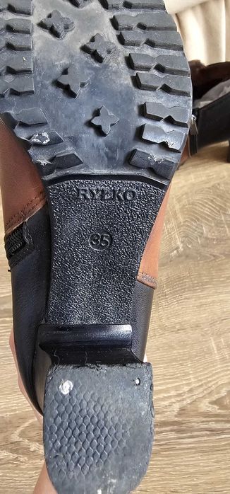 Отдам женские ботинки