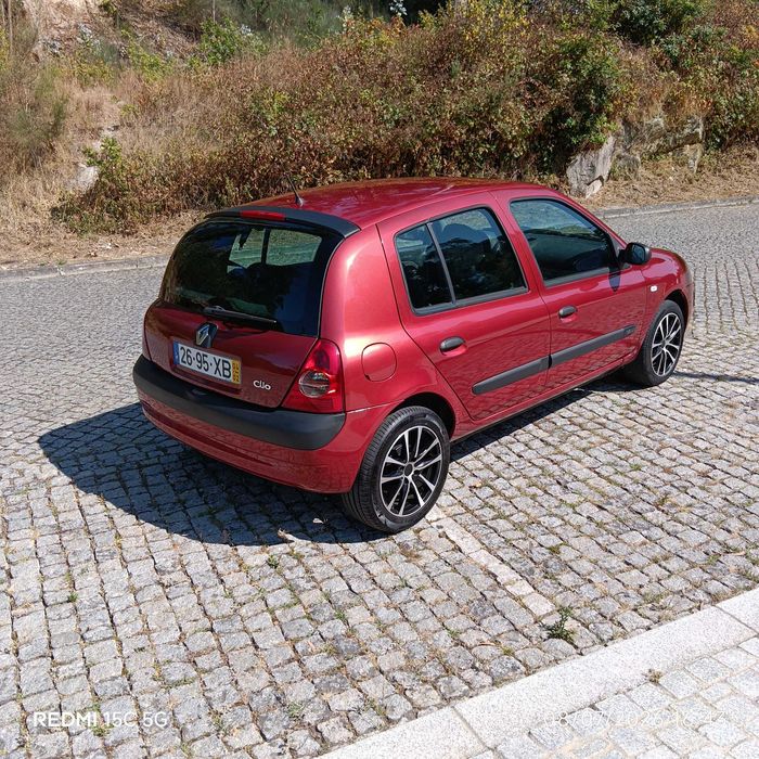 carro renault clio