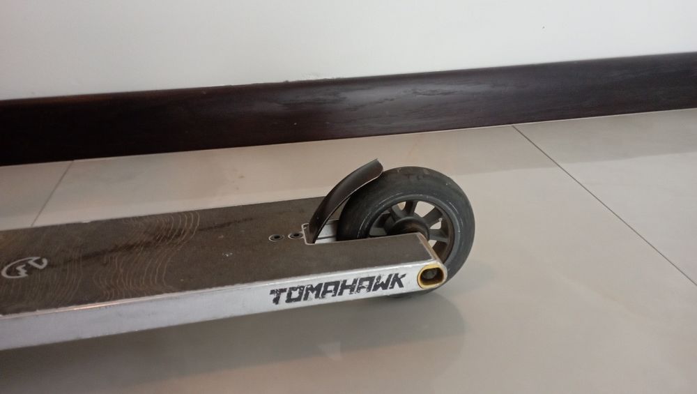 Hulajnoga North Tomahawk 2023