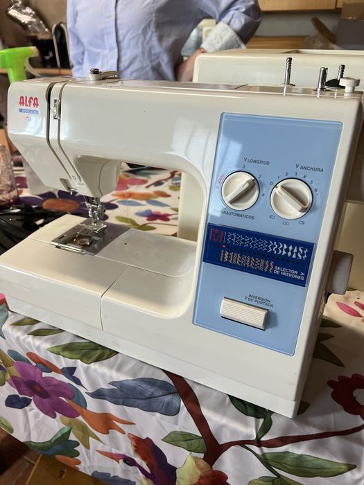 Maquina de costura alfa 654