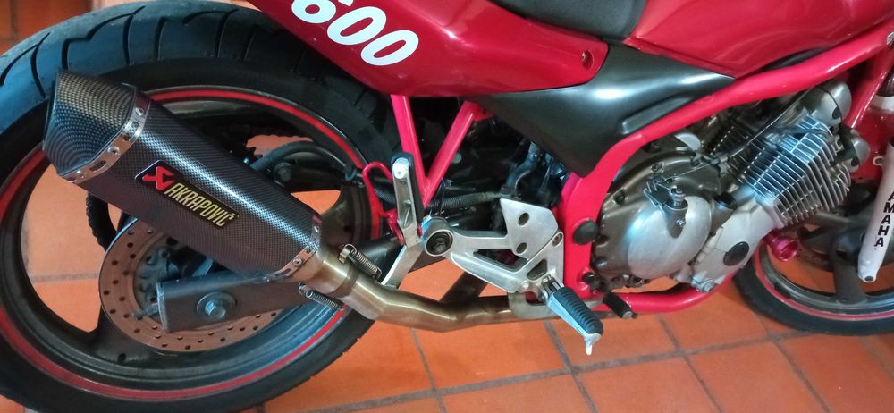 Mota Yamaha XJ600N verdadeira de 1993