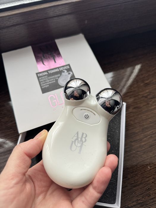 Мікрострумовий апарат для обличчя,шиї,для ліфтингу,моделювання обличчя