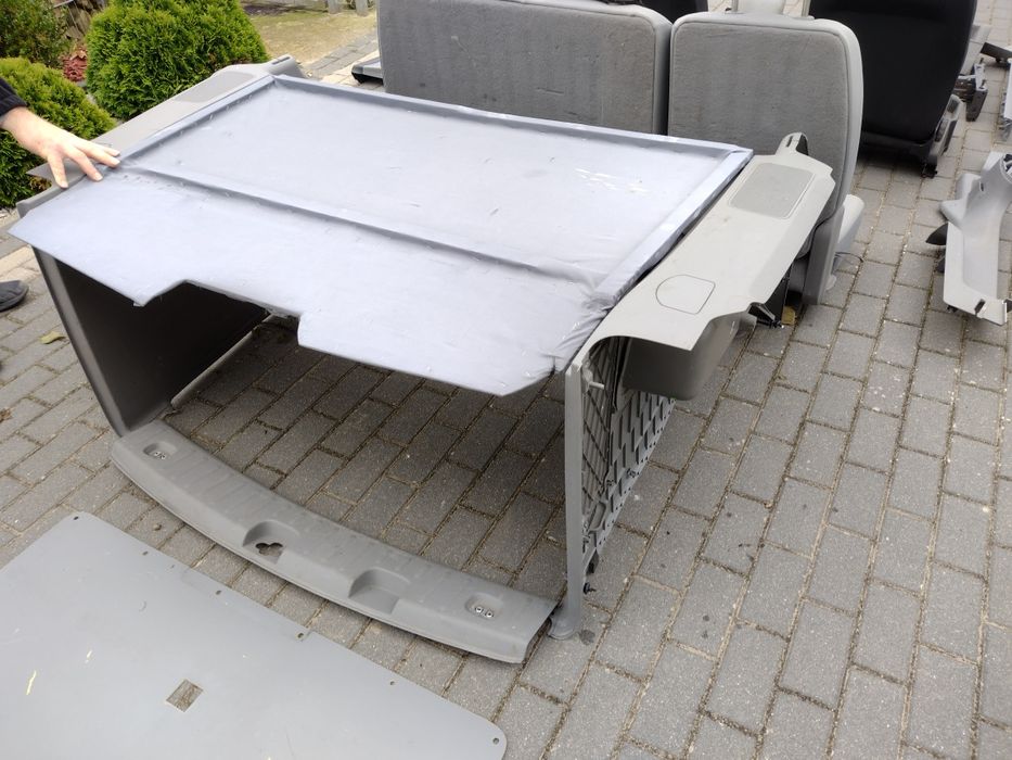 Fotele i plastiki do VW Caddy