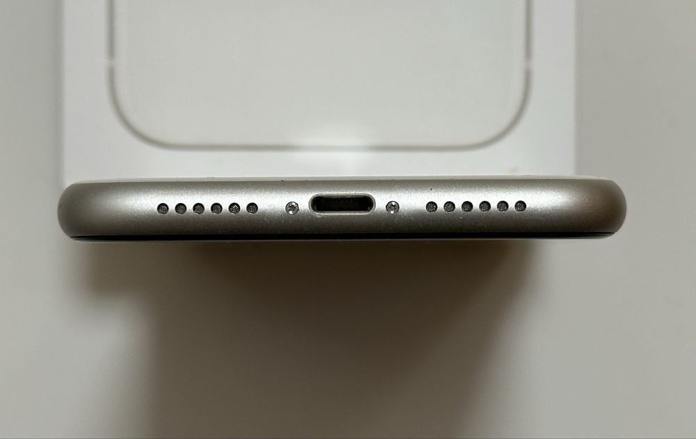 Iphone 11 128Gb Branco - Livre
