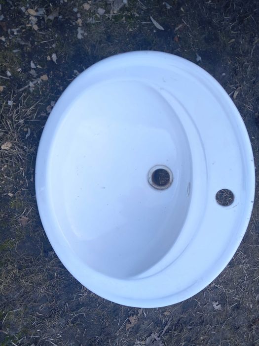 Umywalka biala 57 cm stan dbd
