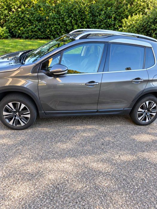 Peugeot 2008 1.6 BlueHDi Automático Allure