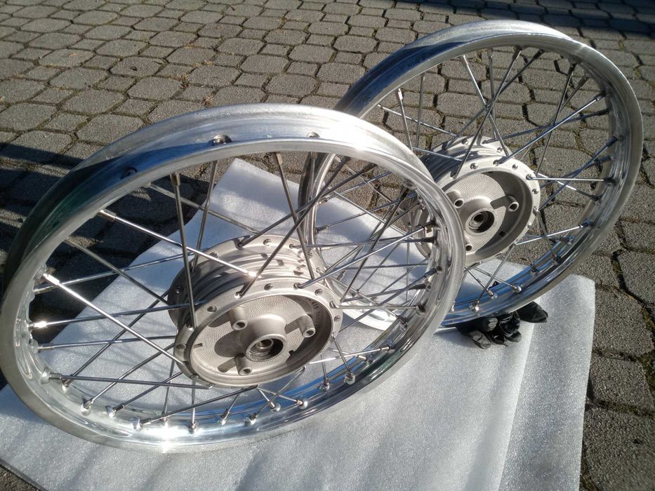 Centrowanie, renowacja kół motocyklowych.