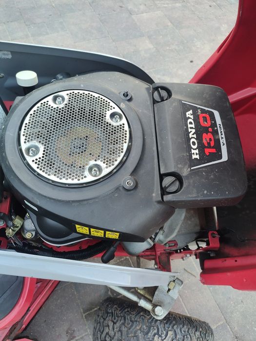 Gaźnik silnika honda v-twin 13km kosiarka traktorek