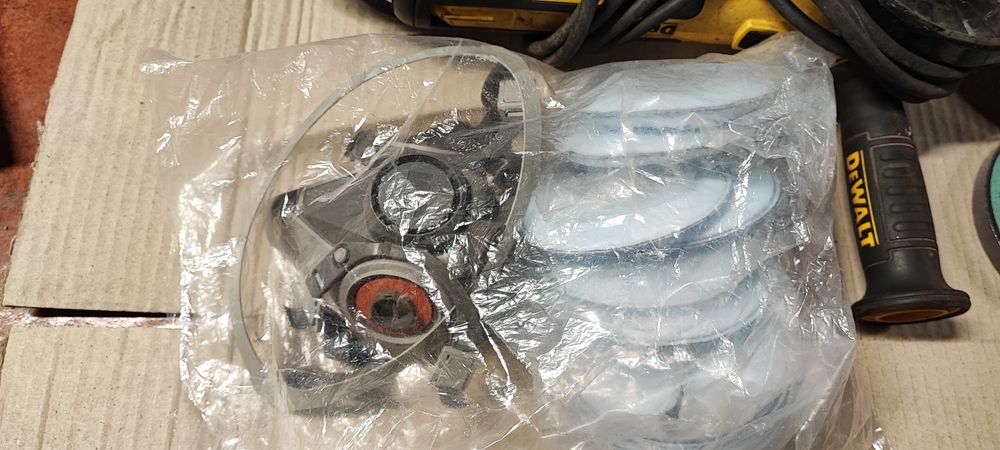 Venda de garagem  ferramentas e máquinas