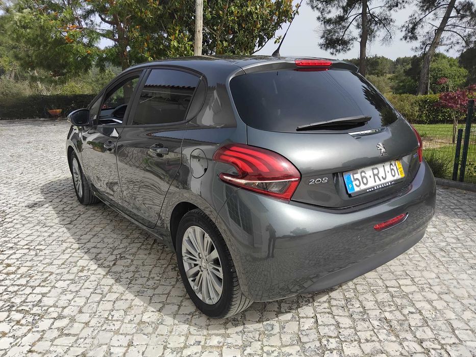 Peugeot 208 — fotografia 9
