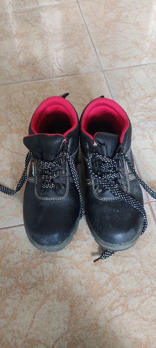 Botas com biqueira de aço