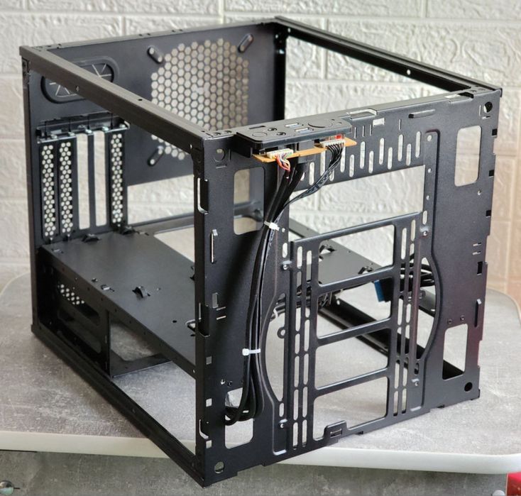 Корпус для ПК Thermaltake Core V21 (mATX)