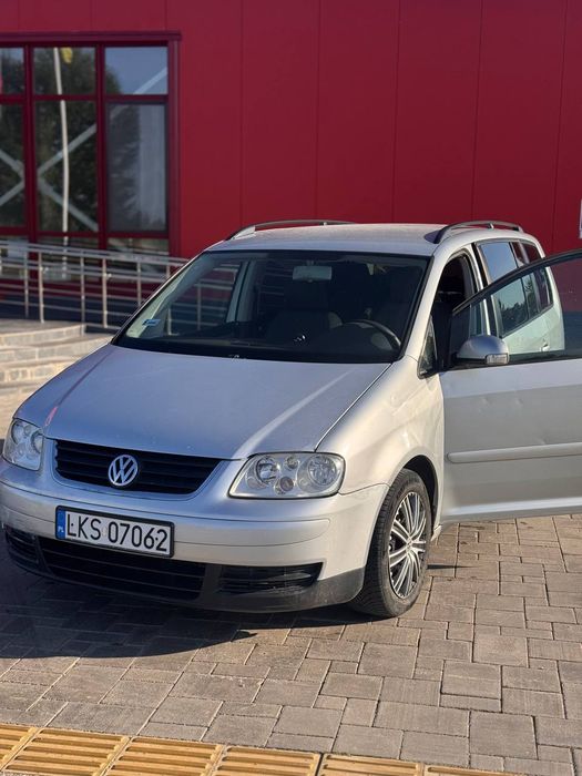 Продаю VW Touran 2003