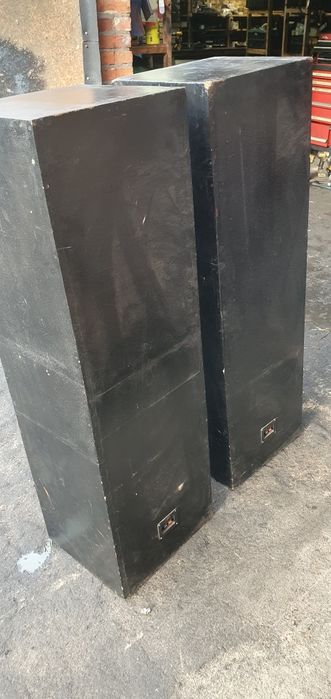 Duże kolumny głośnikowe podłogowe stereo