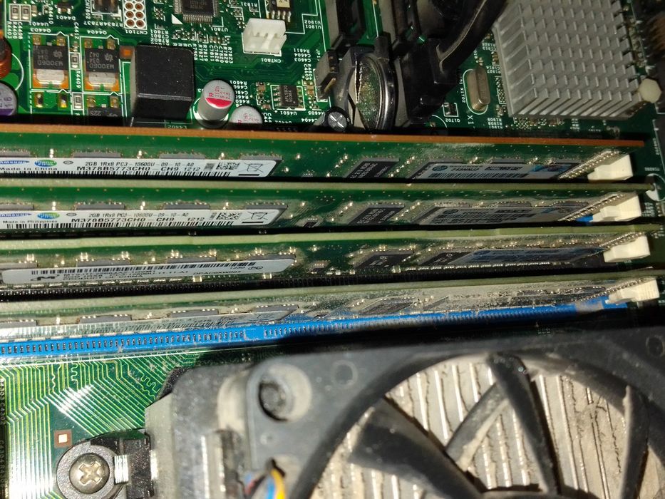 Комп'ютер справний, без жорсткого диску