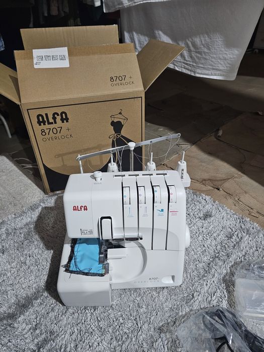 Máquina costura alfa 8707+ overlock