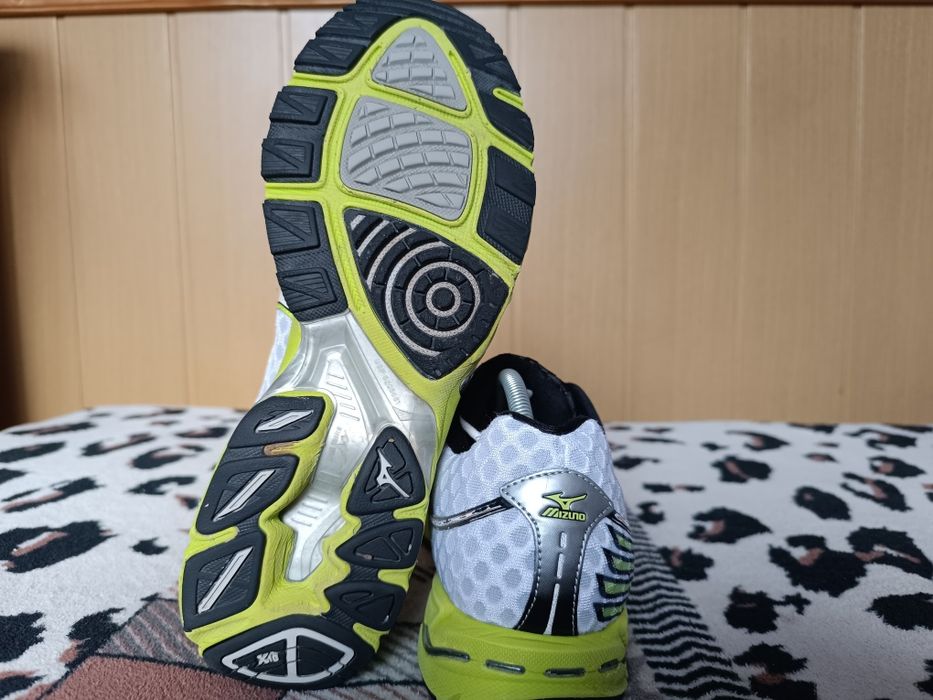 Mizuno Wave Precision 12 M