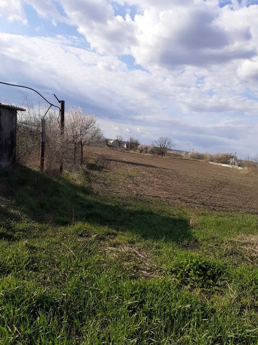 Продам земельный участок с фундаментом под дом