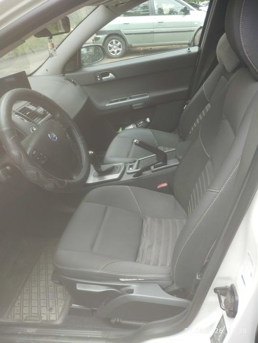 Автомобіль  volvo v50
