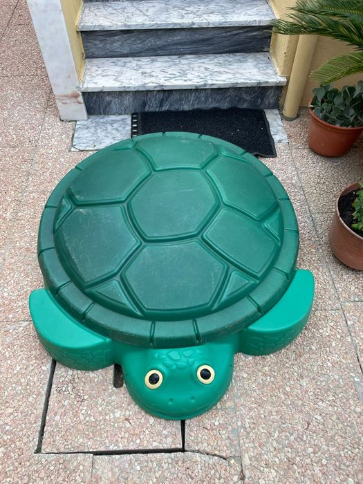 Tartarugueira de plástico
